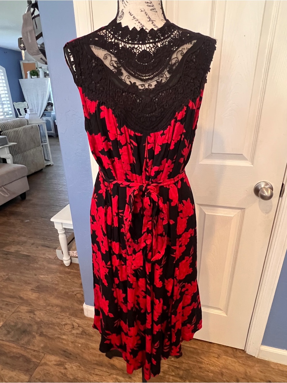 Torrid Red Black Rose Floral Print Lace High Neck Midi Dress Size 00 Plus
